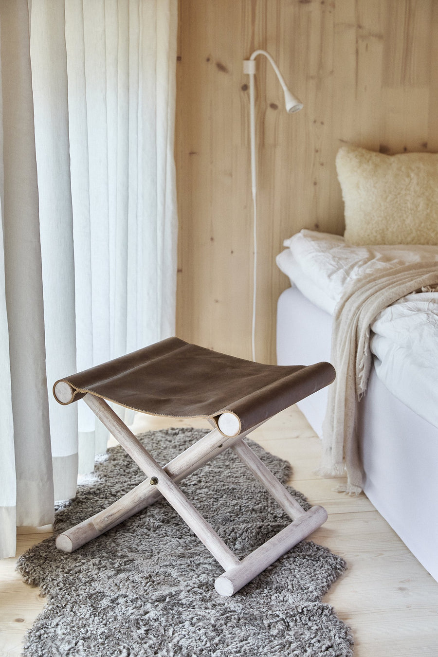 Calf leather Stool | 40x40x33 cm